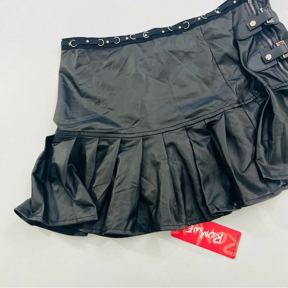 Romwe New With Tags Faux Leather Gothic Alternative Skirt With Zipper Pleated - Picture 3 of 8